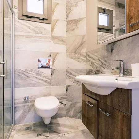 Chic Flat W Balcony 3 Min To In 博德鲁姆