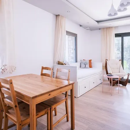 Appartement Chic Flat W Balcony 3 Min To In