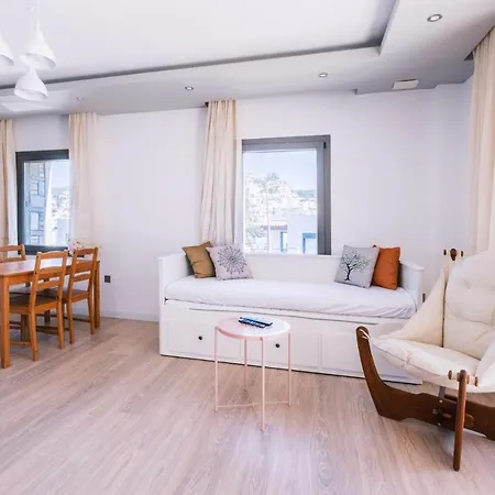 Chic Flat W Balcony 3 Min To In Daire Bodrum